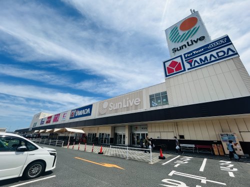 ショッピングセンター　サンリブ苅田（ショッピングセンター）まで721m
