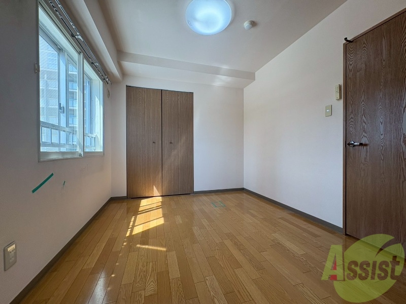 その他部屋・スペース　こちらのお部屋は光が差し込む、温かみのあるお部屋です。