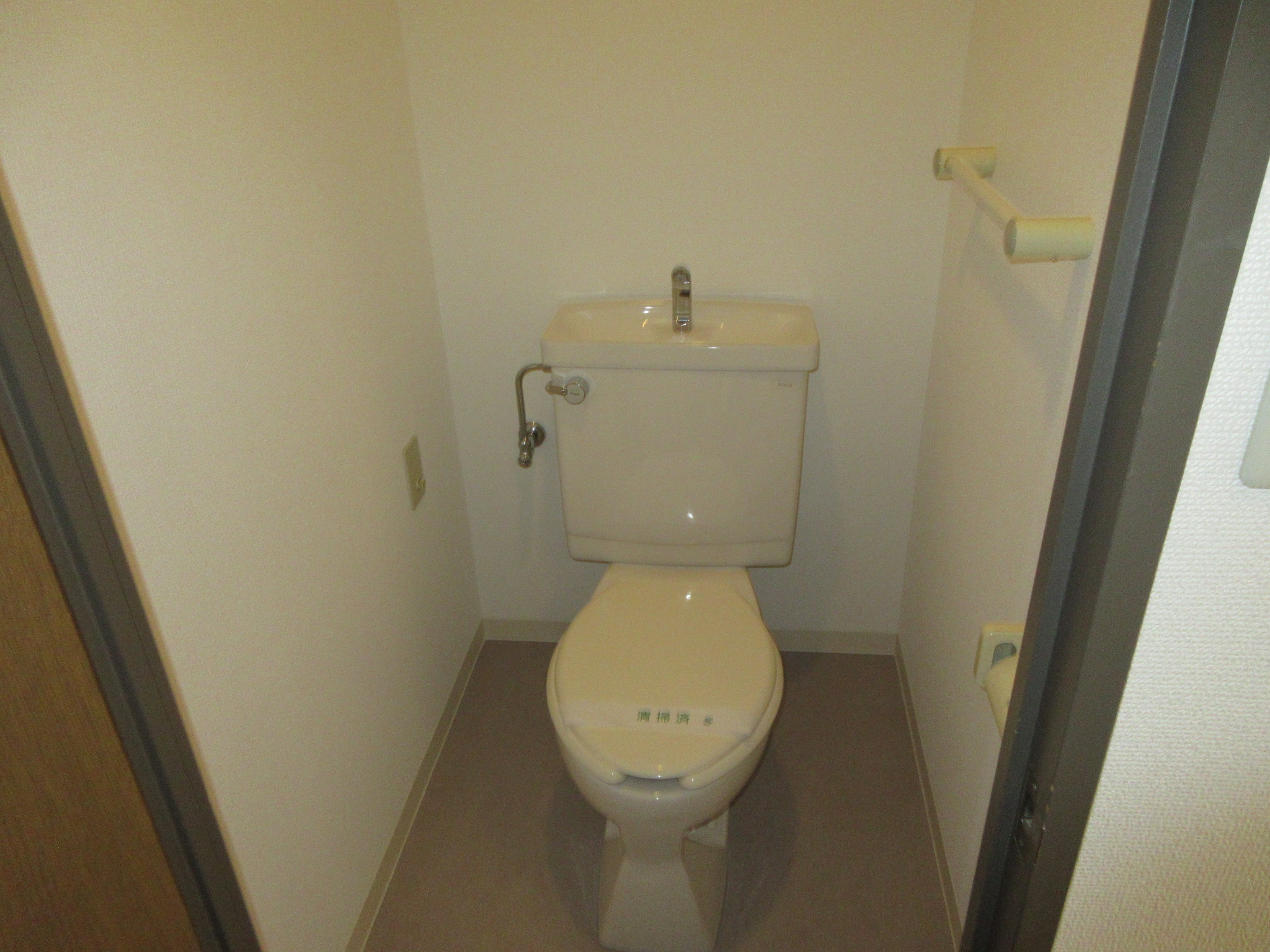地下鉄谷町線 長原駅 徒歩5分 6階建 築34年のトイレ写真