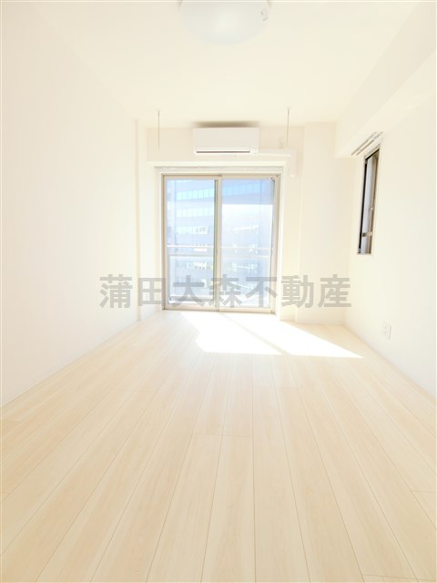 居室・リビング　西向き北西角部屋洋室8帖