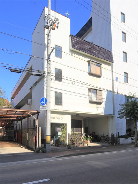 松山市高砂町のマンションの建物外観