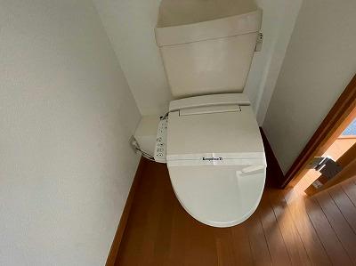 トイレ　温水便座付き♪
