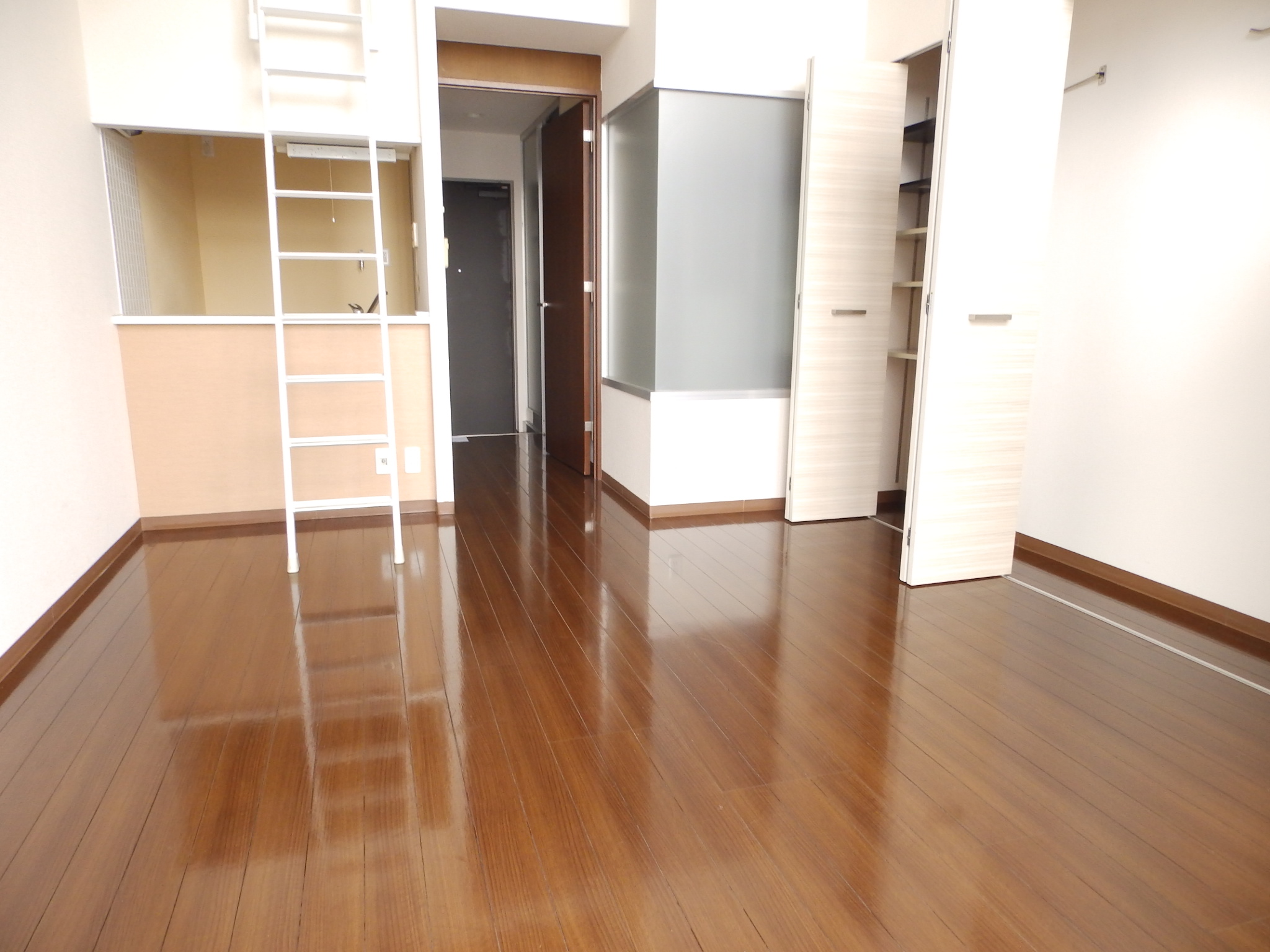 居室・リビング　フローリング