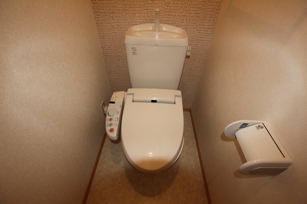 【府中市中須町のアパートのトイレ】