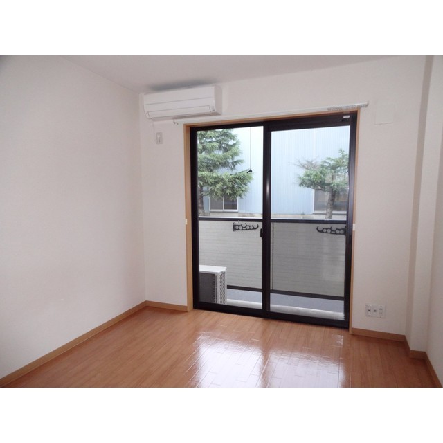 居室・リビング　※同タイプのお部屋です
