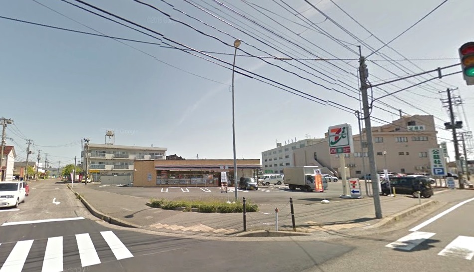 コンビニ　セブンイレブン新潟東明1丁目店（コンビニ）まで165m