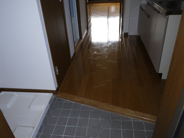 玄関　５０３号室の室内写真です