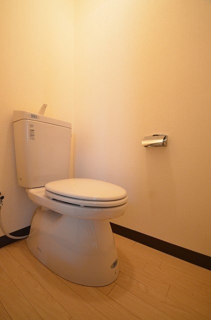 トイレ　別号室の写真です。