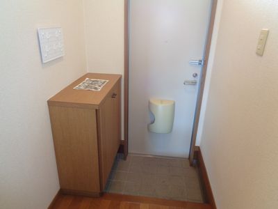 玄関　下駄箱付き