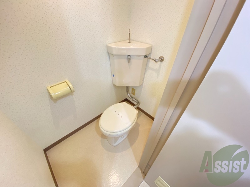 トイレ　トイレとお風呂が別なので清潔に使えて嬉しいですね。