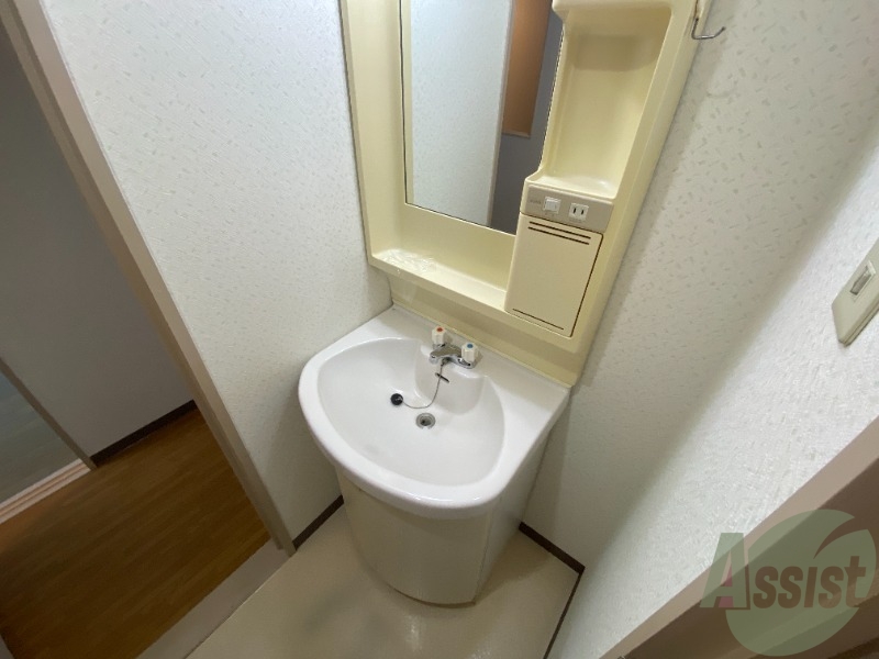 洗面設備　洗面台は独立しています。朝の身支度はこちらでどうぞ～