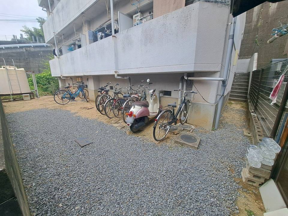 駐車場　駐輪場