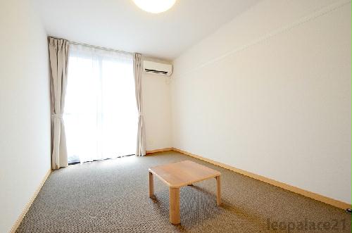 居室・リビング　部屋ごとにタイプが異なります。