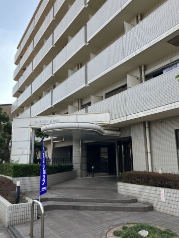 【鹿児島市宇宿のマンションのエントランス】