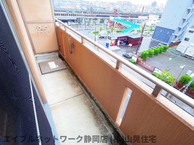バルコニー　バルコニー付きです