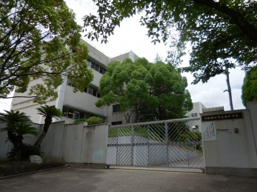 中学校　大阪狭山市立 南中学校（中学校）まで1061m