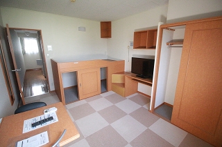 居室・リビング　備品や設備仕様は号室等により異なります現地をご確認下さい。