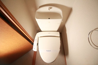 トイレ　備品や設備仕様は号室等により異なります現地をご確認下さい。