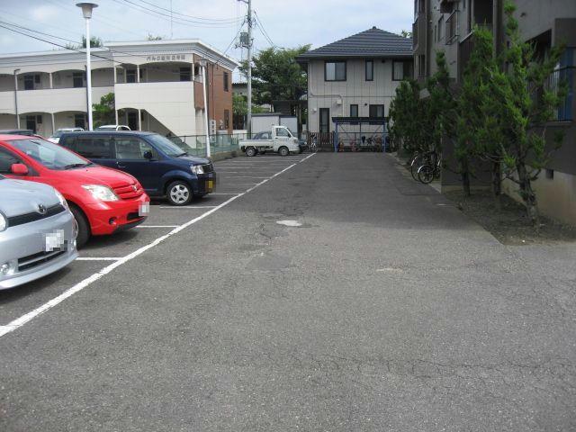 【昭和コーポの駐車場】