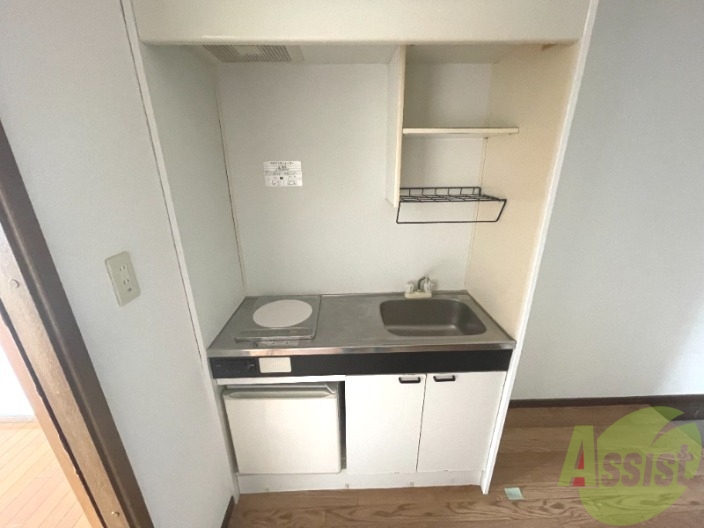 キッチン　コンパクトなキッチンで一人暮らしにぴったりです。