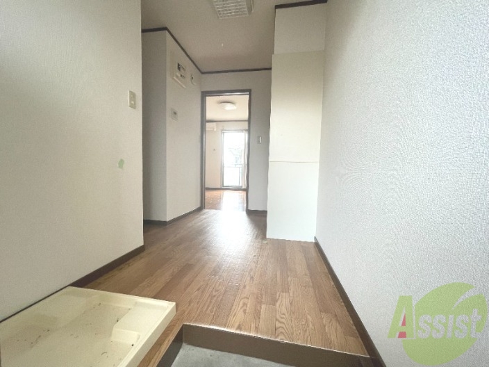 玄関　玄関から撮影しました。明るい雰囲気が伝わってきます。