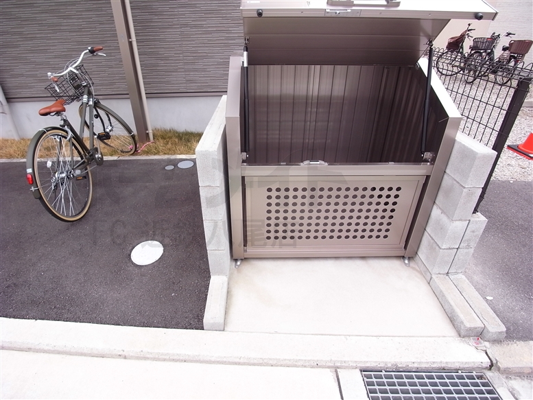 駅前つばきハイツの外観写真