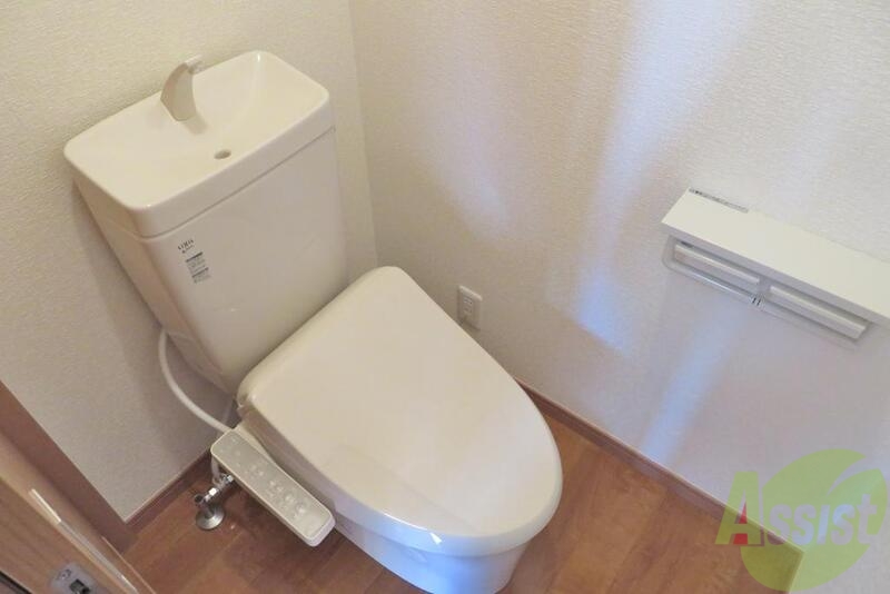 トイレ　トイレに温水機能トイレが付いていて毎日快適