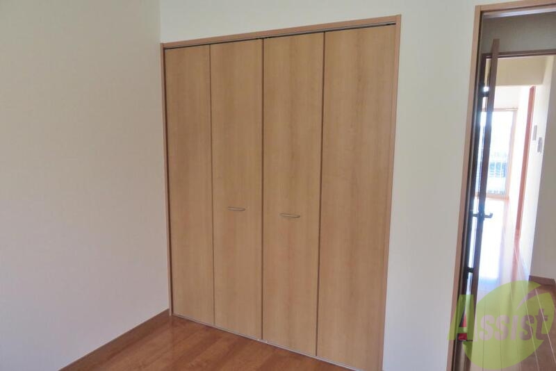 収納　大きな収納でお洋服たくさん収納できますね。