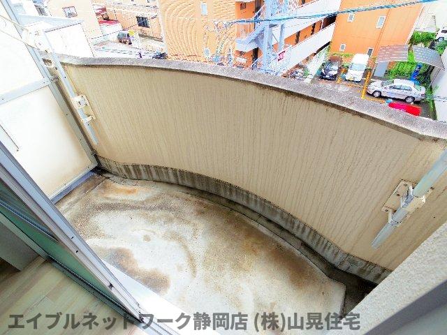 【静岡市葵区伝馬町のマンションのバルコニー】