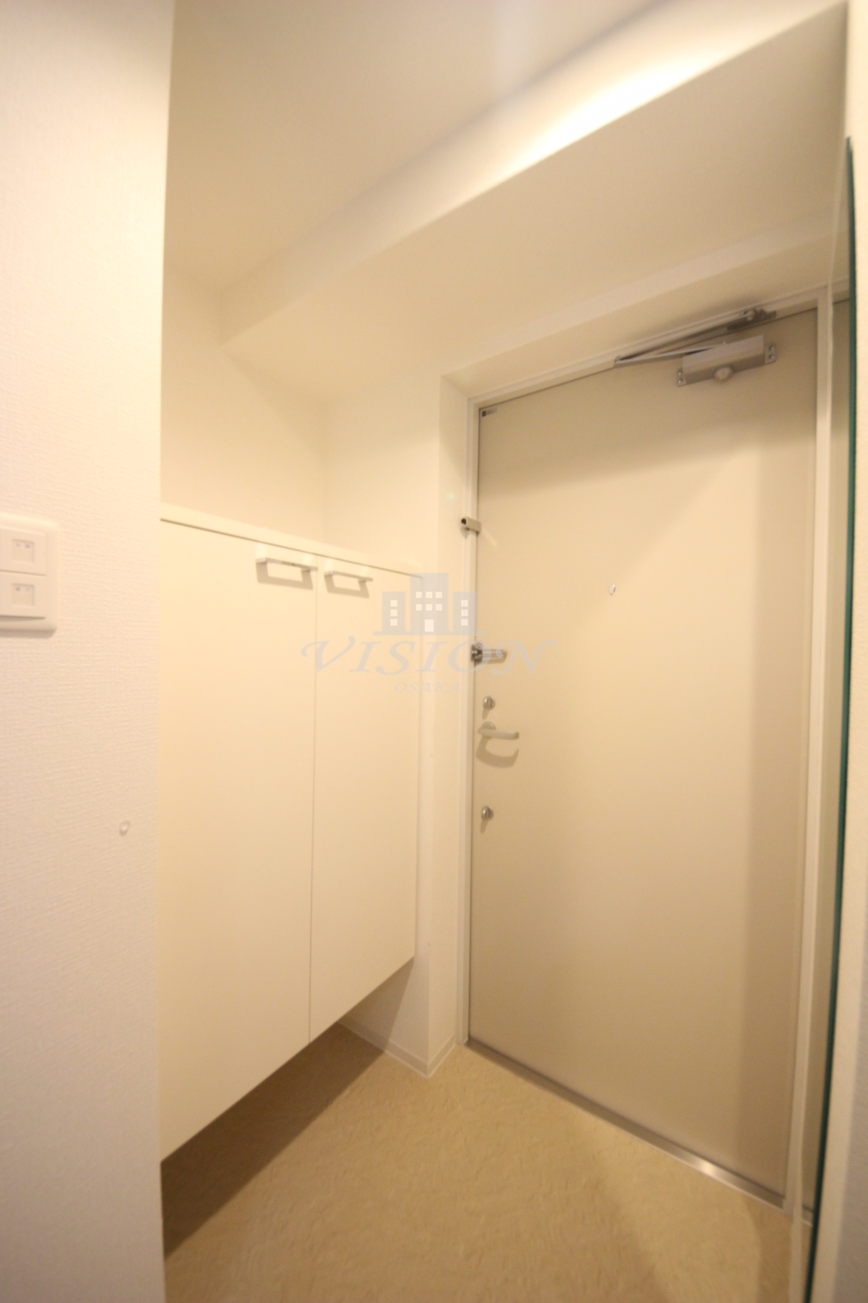 地下鉄谷町線 天満橋駅 徒歩6分 13階建 築5年の玄関写真