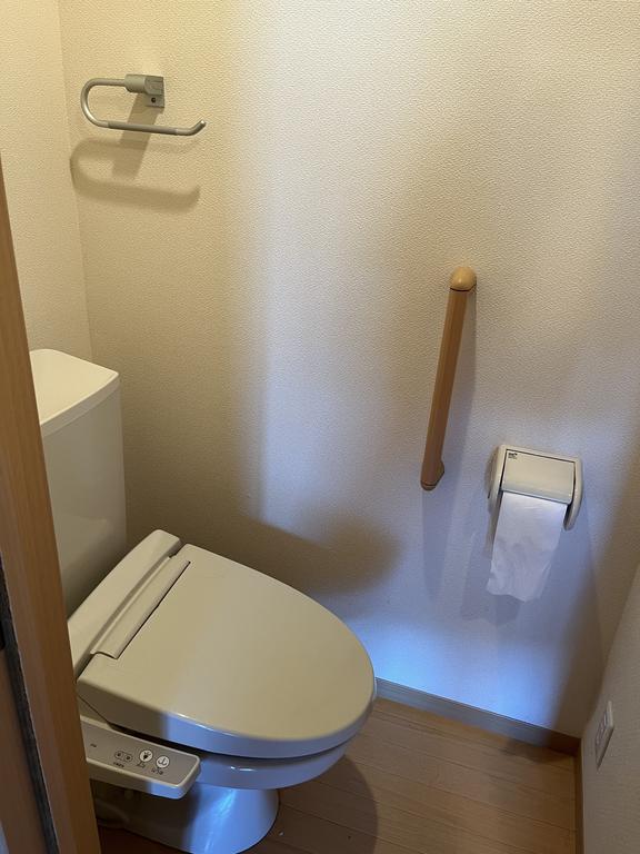 ＪＲ常磐線 湯本駅 徒歩33分 2階建 築13年のトイレ写真