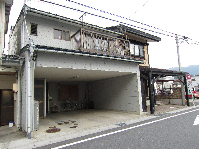 片野アパートの建物外観