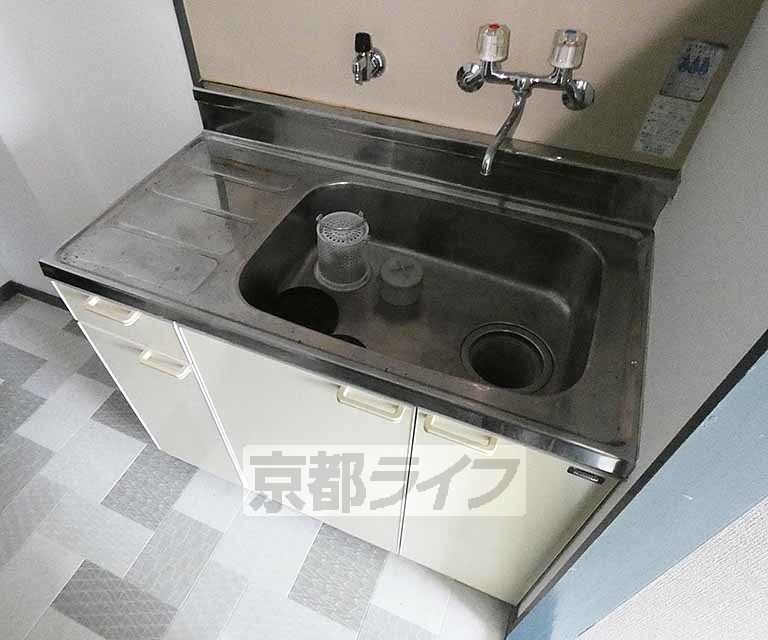 【京都市伏見区深草西浦町７丁目のマンションのキッチン】