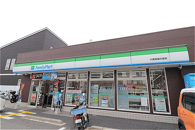 コンビニ　ファミリーマート大東南楠の里店（コンビニ）まで729m