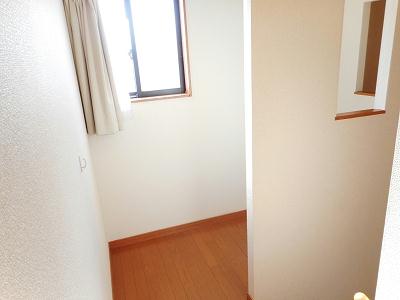 その他　階段横にスペースがあり、お部屋を広く活用できます