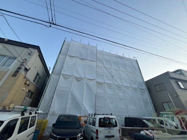 【札幌市中央区南十五条西のマンションの建物外観】