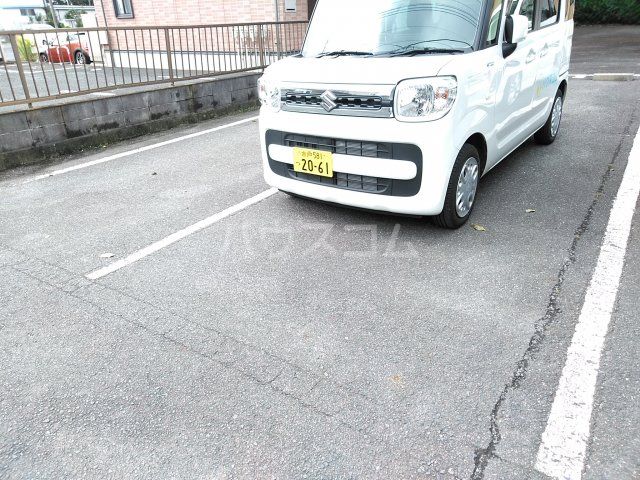 【ナガオハイツの駐車場】