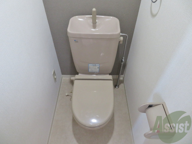 トイレ　こちらはトイレです。清潔感があり、安心して使用できます。