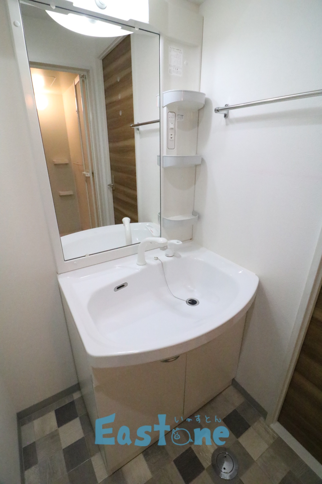 洗面設備　忙しい朝の準備も独立洗面台でスマートに！