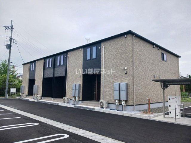ユニバース　IIの建物外観