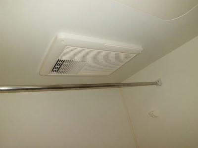 その他　冬場や雨の日に重宝する浴室乾燥機。