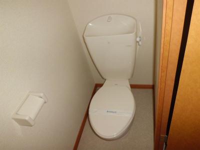 トイレ　風呂とトイレは別々です。