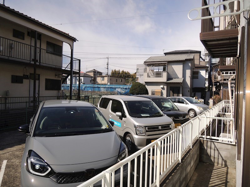バルコニー　日当たりの良いテラス