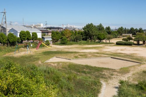 【明石市二見町東二見のアパートの公園】