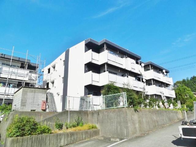 御殿場市中山のマンションの建物外観