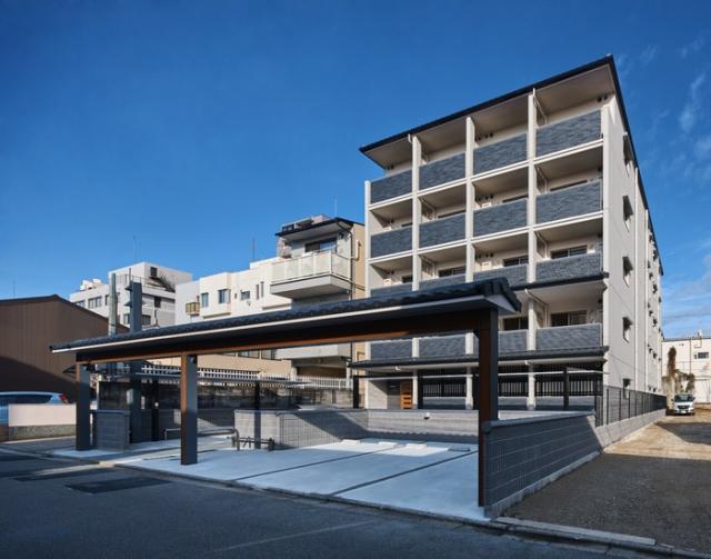 京都市上京区菱屋町のマンションの建物外観