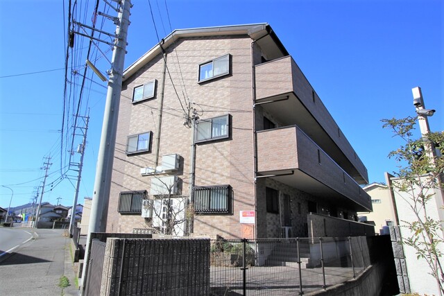 松山市堀江町のマンションの建物外観