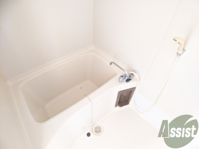 バス・シャワールーム　疲れた時はゆっくり湯船につかりましょう。