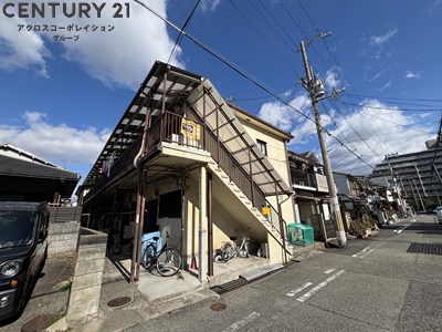 建物外観　駐輪スペースもゴミ置き場も完備しています