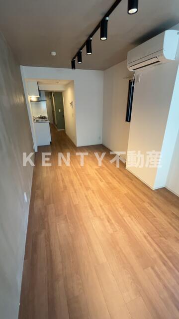 居室・リビング　こちらの居間で趣味の時間をお楽しみください